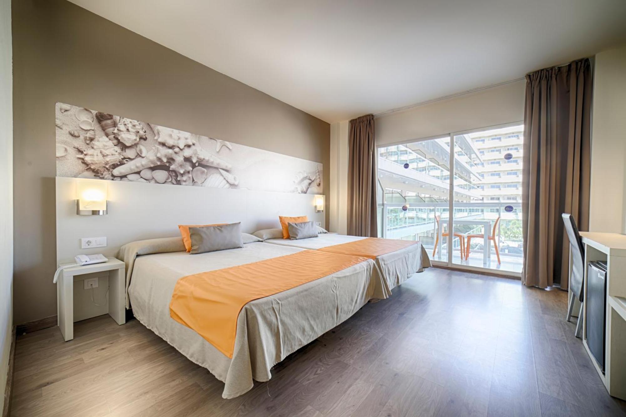 Ohtels Villa Dorada Salou Buitenkant foto